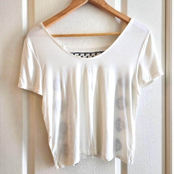 🎉3/$39 AE Soft & Sexy Embroidered Top - Picture 3 of 9